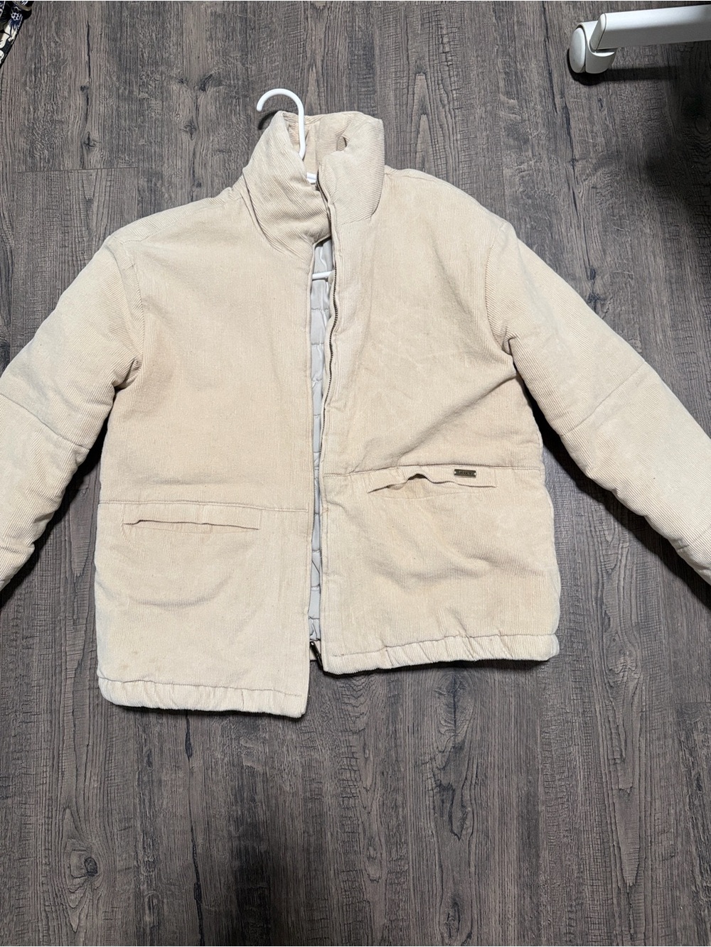 Woman’s Roxy Beige Puffer Jacket - Cozy Lightweight Coat